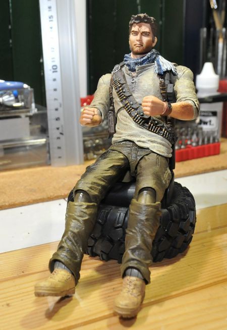 ラジコン 1/10サイズのフィギュア 身体検査 : クローゼットの中