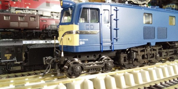 KATO HO EF58 (大窓・ブルー) 入線及び部品取付 : クローゼットの中の