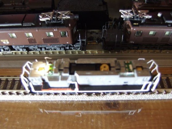 Nゲージ鉄道模型 KATO DD16 PWM方式常点灯対応と逆起電流対策