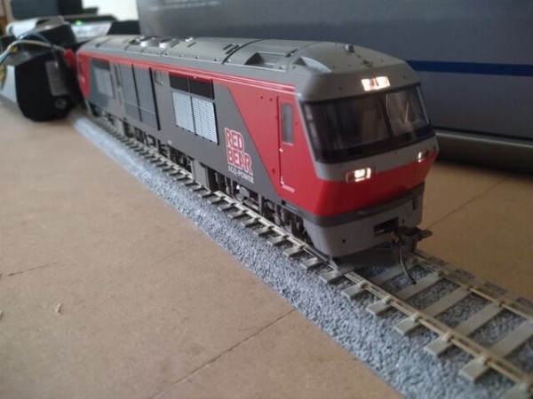 TOMIX HO DF200 200形 ディーゼル機関車 : クローゼットの中の鉄道模型