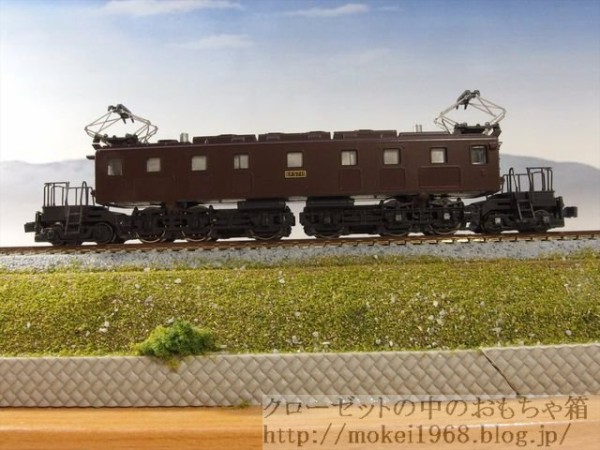 今週の一両 KATO 旧仕様 EF57 旧型電気機関車 : クローゼットの中の