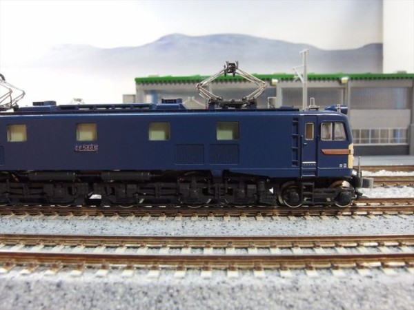 KATO EF58 大窓 一般色 : クローゼットの中の鉄道模型