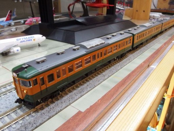 TOMIX 113系2000 近郊形電車 湘南色 再販品2015.02 と 旧ロット品