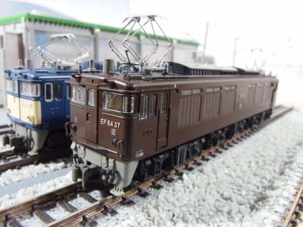 KATO EF64 37号機 茶塗装 : クローゼットの中の鉄道模型