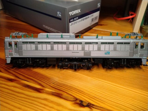 TOMIX HOゲージ JR EF81 300形電気機関車(2次車) : クローゼットの中の