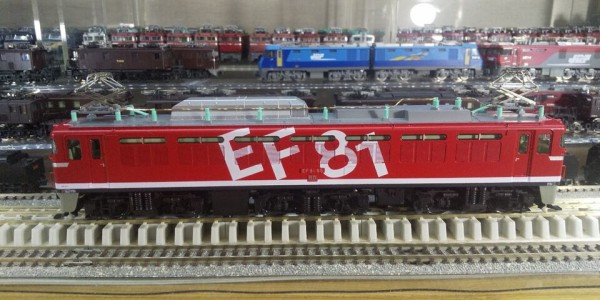 KATO HO EF81 95 レインボー塗装機 : クローゼットの中の鉄道模型