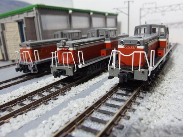 KATO DD13ディーゼル機関車 新旧、初期型と後期型 : クローゼットの中