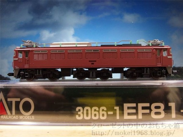 KATO EF81 一般色 3066-1 リニューアル 入線 2019.02 : クローゼットの