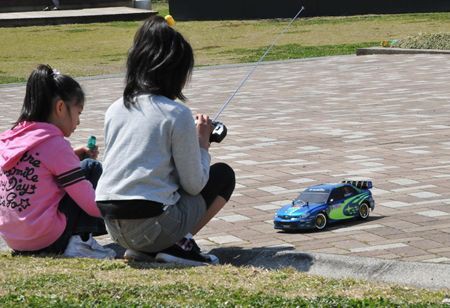 ラジコン TT-01Type-E Ra化改造車 公園走行 : クローゼットの中の