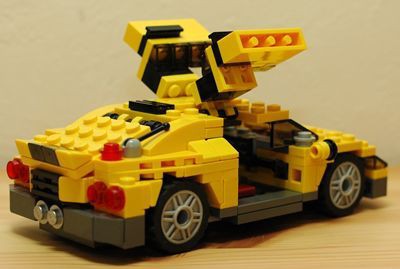 コレクション レゴブロック クリエイター 黄色いスポーツカー クローゼットの中のおもちゃ箱