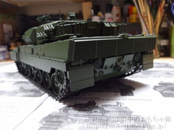 タミヤ 1/35 ドイツ連邦軍 レオパルト2A6 塗装開始 : クローゼットの中