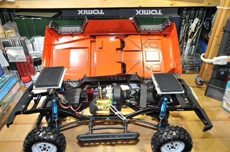 ラジコン AXIAL SCX10 ディンゴボディを載せる : クローゼットの中の
