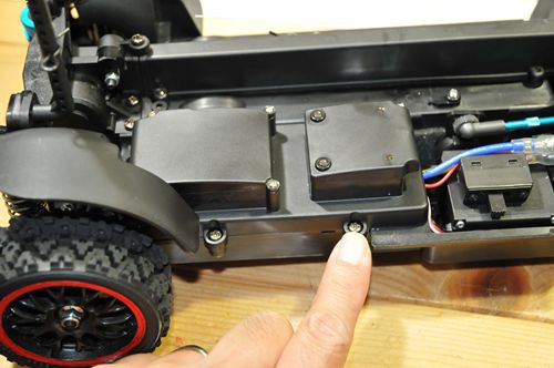 ラジコン ボディ塗装 その7 XV-01 PROチョコット修正とネジ交換