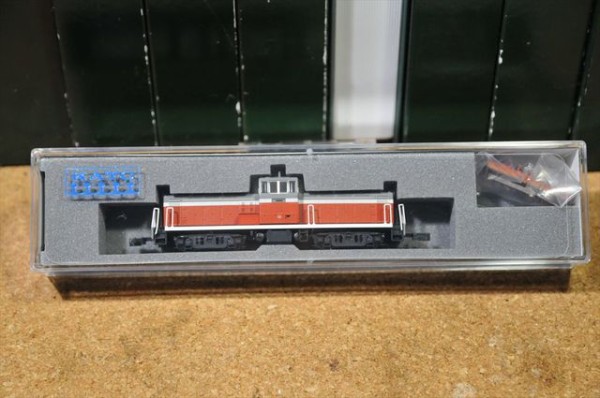 Nゲージ KATO ディーゼル機関車 DD13 初期型 : クローゼットの中の