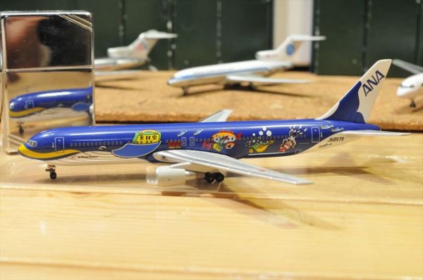 ダイキャスト製 飛行機模型 1/400の大きさについて : クローゼットの中