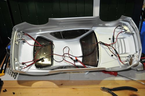 ラジコン ボディ LEDライト取り付け その2 : クローゼットの