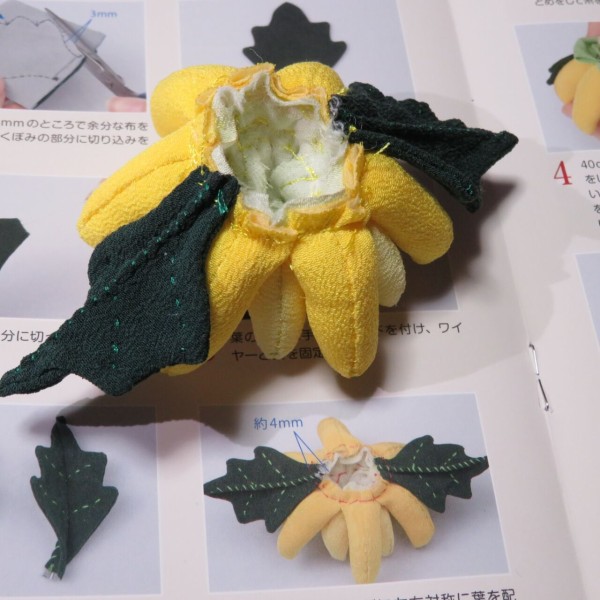 吊るし飾り 菊 菊の2連吊るし飾り（スタンド付） - 3aibaba GALLERY | minne