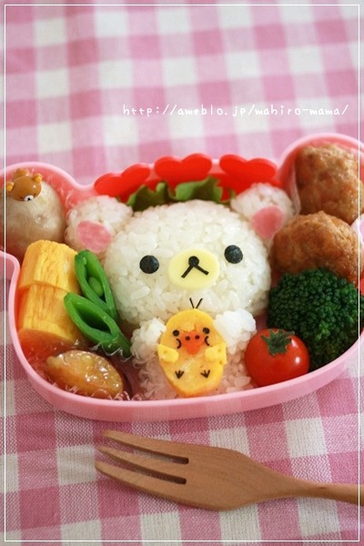 キャラ弁＊キイロイトリをムギュっとコリラックマ弁当♪ : momo's