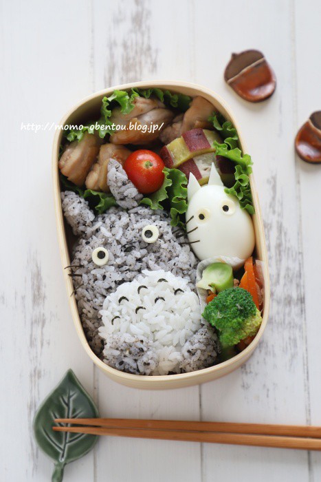 トトロと白トトロのお弁当 キャラ弁作り方 高速動画 Momo S Obentou キャラ弁 Powered By ライブドアブログ