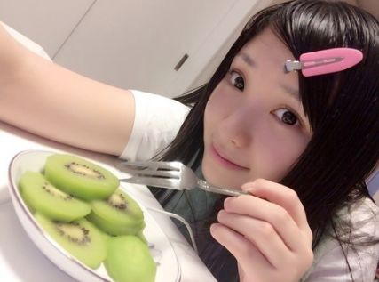 テレビ 長々引きずってますが セクシー杏果にニヤニヤしながらキウイを食べよう Fns 君たち キウイ パパイア マンゴーだね 有安杏果 だけの動画ブログ