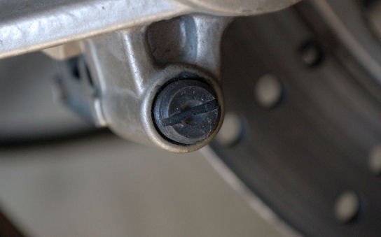 バイクのブレーキパッド交換 フロント モモンハン日記