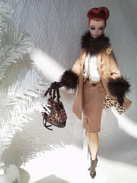 Spotted ShoppingとSOCIAL CALLケープコート：Barbie FMCで