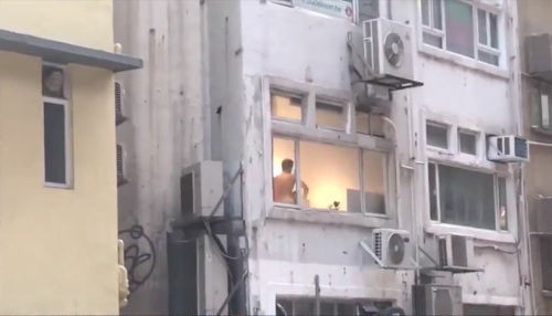 画像 窓からカップルのセ クスが外から丸見えでワロタwwww 助兵衛速報