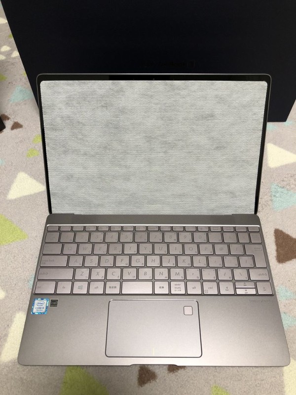 銀色！すっきりお洒落ASUSノートパソコン！ ASUS、ペン対応の2.8Kの有機ELパネルを搭載したZenbookシリーズ5