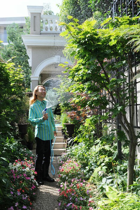 からくり De 芸能 假屋崎省吾の豪邸 突如45億円の値がついて本人も当惑 意地でも譲りません おっそぉぉお 芸スポあっちゃむいてホイっ