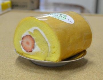 たまご色のケーキ屋さんのロールケーキ 日替な日常