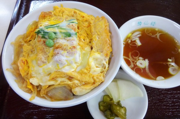 足立の住宅街にて 中華カツ丼 カツ丼刑事