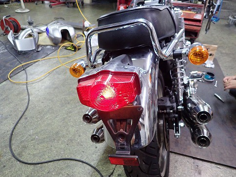 CB1100EX：漢の選択！！14㍑スモールタンク！！ : モリヤスBUILD