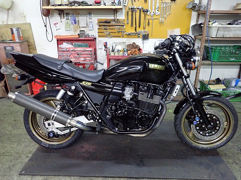 XJR400R(RH02) 中古車仕上げ：【完】ミッドナイトスペシャル : モリヤスBUILD & ENGINEERING PartⅡ