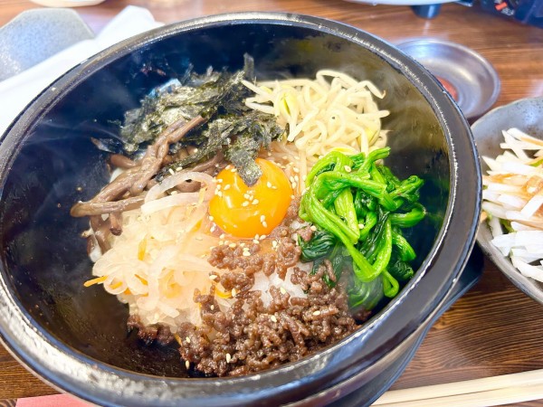 焼肉 三島」の『石焼ビビンバ』(高槻市寿町)【たかつーグルメ 焼肉 三島」の『石焼ビビンバ』(高槻市寿町)【たかつーグルメ