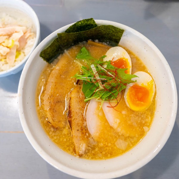 3104丁目」の『特製ラーメン みそ』（高槻市城北町）【たかつーグルメ