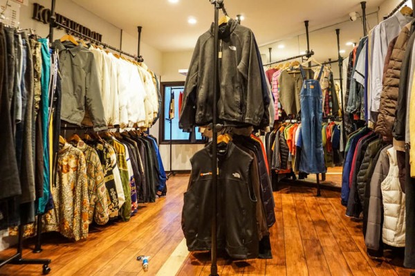 古着屋 川添に「624（ロクニーヨン）」って無人古着店ができてる。券売機制で