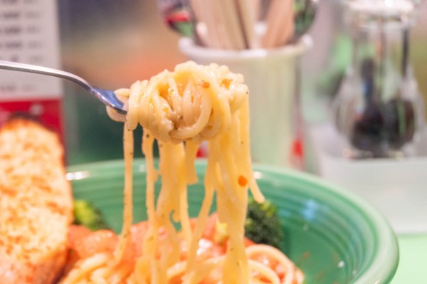 ペペロンチーノ専門店 ぺろん」の『ペペロンチーノ並盛』（グリーン