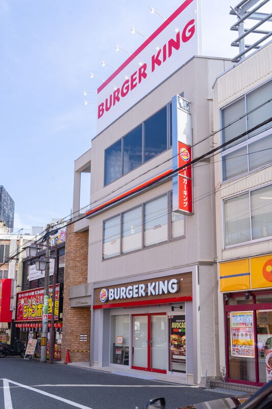 阪急高槻市駅前につくってるバーガーキングの開店日が2日ずれて3月18日になってる 高槻つーしん