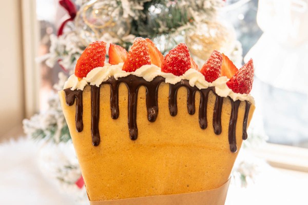 クレープとエスプレッソと」の『ストロベリーチョコメルト』（高槻市
