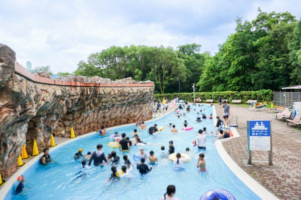 高槻からすぐ 茨木市西河原市民プールの2つのウォータースライダー 流れるプールで夏を楽しみたい たかつーレポ 高槻つーしん