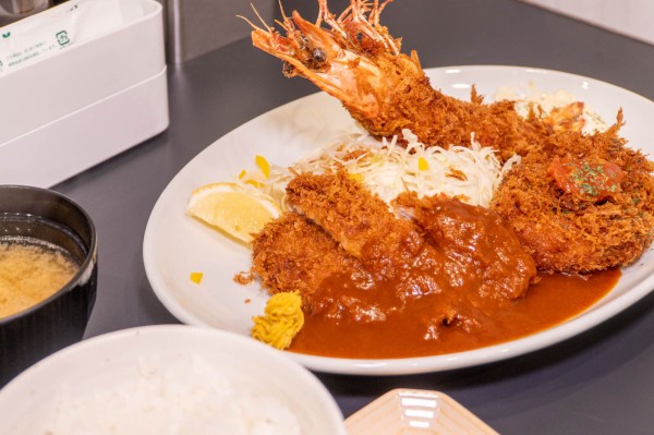 とんかつ ひろ喜」の限定18食『Mix定食』（グリーンプラザ3号館）【た