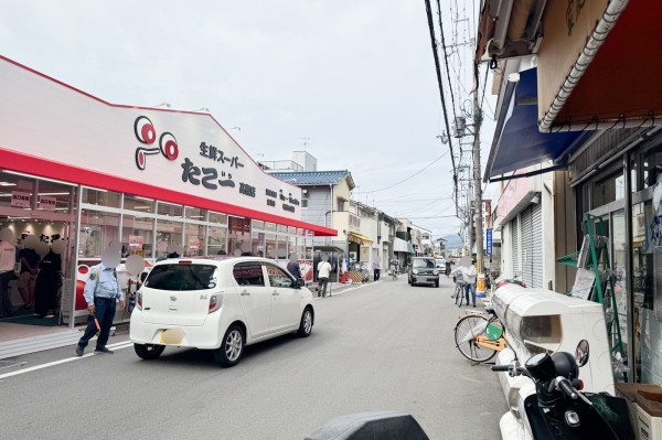 津之江町の生鮮スーパー「たこ一」がリニューアルオープンしてる。入場