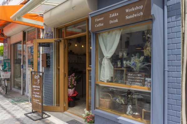 富田丘町に Flower Cafe Flat ってフラワーカフェができてる カフェは5月以降オープン予定 高槻つーしん