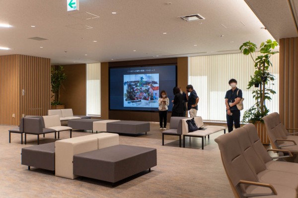 内覧会で見てきた「大阪医科薬科大学病院」の新本館はこんな感じ。7月
