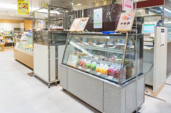 松坂屋にスイーツとジュースのお店「allowスイーツ by amaサラダ」が