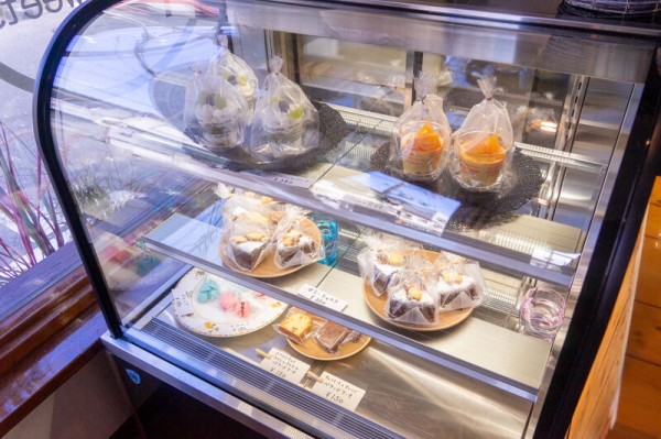 まる の シャインマスカットのカップケーキ など 守口市金田町 もりつーグルメ 守口つーしん