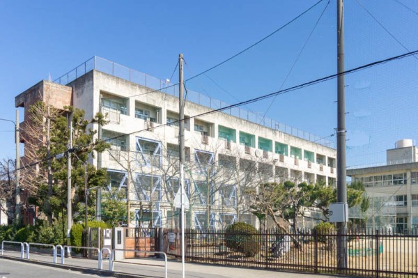 大枝公園ちかくにつくってる さくら小学校 新校舎がだいぶできてきてる 守口つーしん