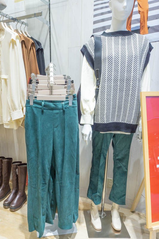 ららぽーとexpocityにつくってたアパレル店 Retro Girl がオープンしてる 茨木つーしん ららぽーとexpocityにつくってたアパレル店 Retro Girl がオープンしてる 茨木つーしん