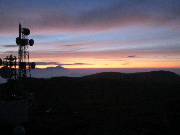 美ヶ原高原の朝 モルディブの海へ