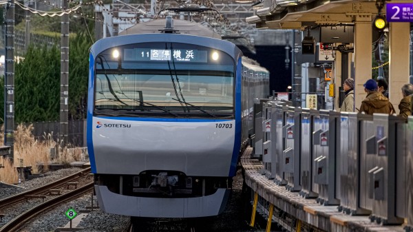 相模鉄道10000系/12000系 側面フルカラーLED行先表示 : 緑石英の礬素